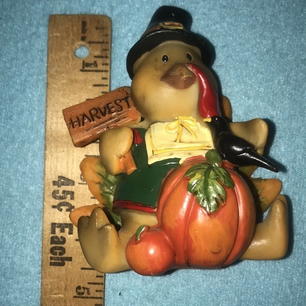 Turkey fall harvest decoration made of resin 3.5” X 4.5” vintage